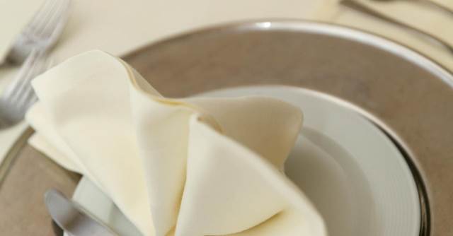 用餐前「熱水燙碗」消毒有用？專家揭實驗結果出乎意料